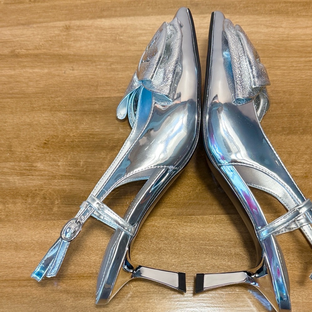 Marc Fisher Metallic Silver Bow Heels - Picture 9 of 11